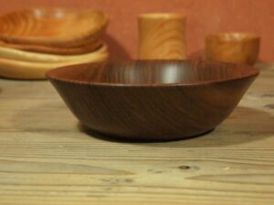 Assiette creuse en noyer 853