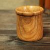Verre en bois de frêne olivier ondé – Taille bébé – Image 2