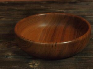 Assiette creuse en noyer 846