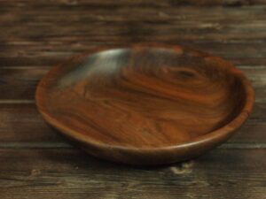 Assiette creuse en noyer 849