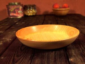 Assiette mi-creuse en frêne 842