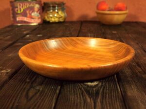 Assiette mi-creuse en merisier 843