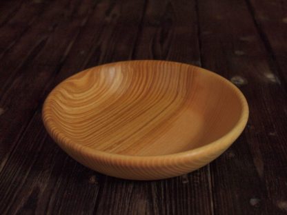 Assiette creuse en frêne-olivier - Taille bébé – Image 3