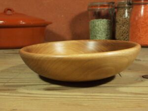Assiette creuse en noyer 806