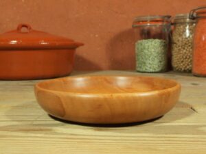 Assiette mi-creuse en pommier - Taille enfant 815
