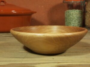 Assiette creuse en noyer 819