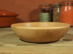 Assiette creuse en hêtre 824