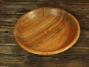 Assiette mi-creuse en noyer 791