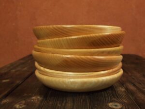 6 assiettes mi-creuses en frêne 771