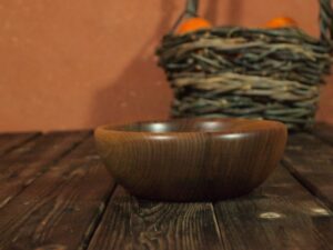 Petite assiette creuse en noyer 765