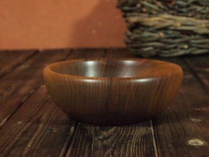 Petite assiette creuse en noyer – Image 3