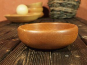 Assiette creuse en poirier 744