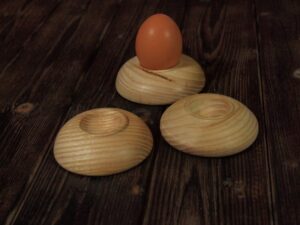 Coquetier en frêne