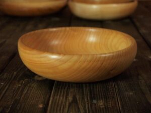 Assiette creuse en frêne 731