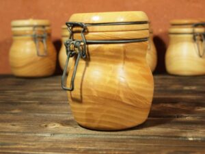 Pot "presque-parfait" en frêne