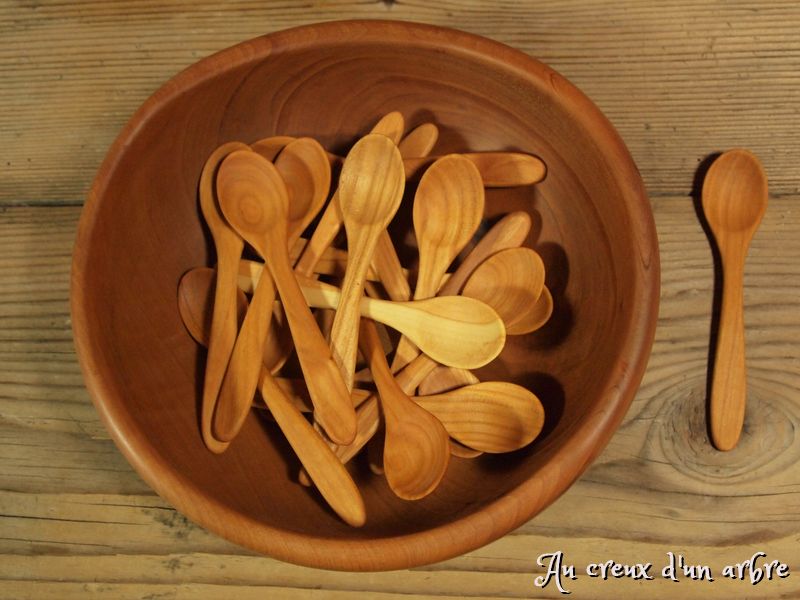 Petite cuillère en bois pour bébé - Au creux d'un arbre