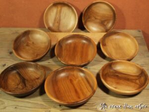 Assiette creuse en noyer 80