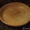 Assiette creuse en frêne ondé