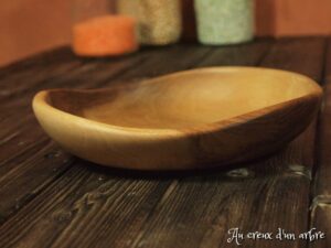 Assiette creuse en noyer 702