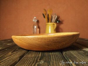 Assiette creuse en frêne-olivier 688