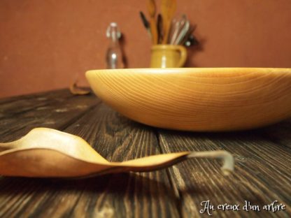 Assiette creuse en frêne ondé – Image 4