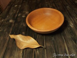 Assiette creuse en poirier 686