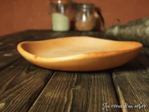 Assiette mi-creuse en poirier 681