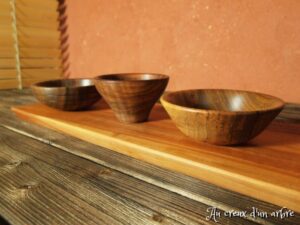 3 petits bols en noyer