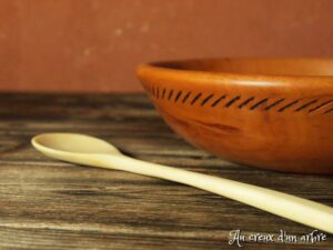 Assiette creuse en poirier 665