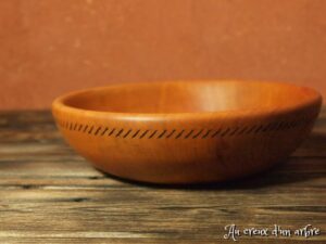 Assiette creuse en poirier 664