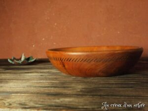 Assiette creuse en poirier 663