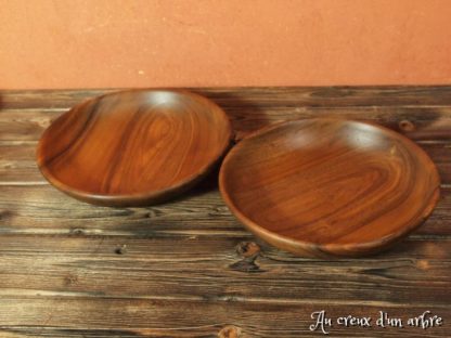 2 assiettes creuses en noyer