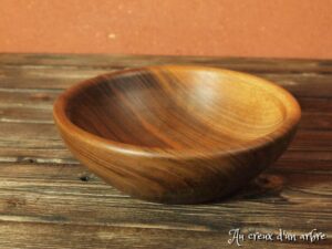 Assiette creuse en noyer 657