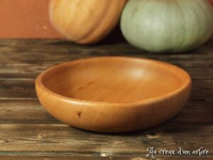 Assiette creuse en poirier 647