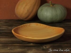Assiette mi-creuse en frêne 642