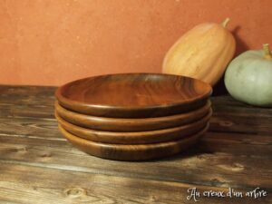 Assiette mi-creuse en noyer 632