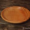 Assiette mi-creuse en frêne ondé – Image 4