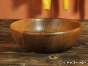 Assiette creuse en noyer 605