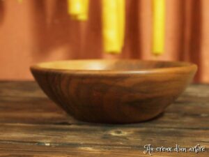 Assiette creuse en noyer 603