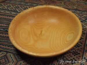 Assiette creuse en frêne 595