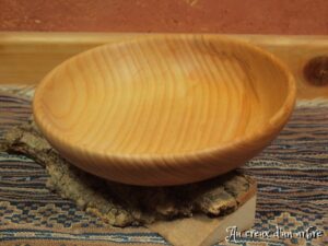 Assiette creuse en frêne 594