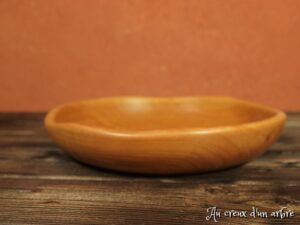 Assiette mi-creuse en pommier 585