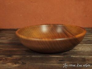Assiette creuse en noyer 580