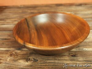 Assiette creuse en noyer 574