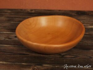 Assiette creuse en poirier 577