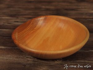 Assiette mi-creuse en frêne-olivier 576