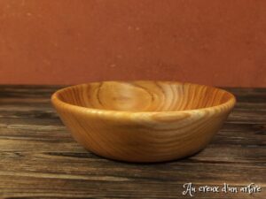 Assiette creuse en orme 568