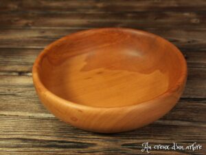 Assiette creuse en poirier 558