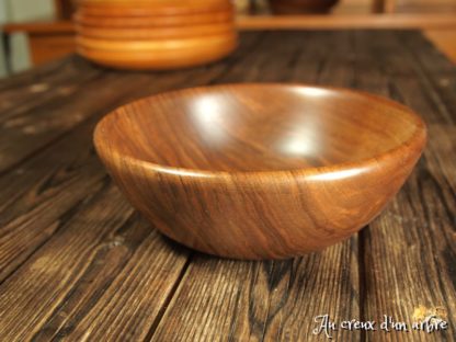 Assiette creuse en noyer (ou petit saladier ) – Image 3