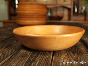 Assiette creuse en poirier 549